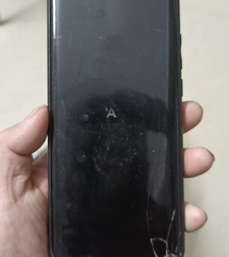 自用华为p30p，8+128。外屏碎裂一点...