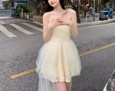 高级感纯欲风甜辣拖纱蕾丝连衣裙女抹胸法式气...