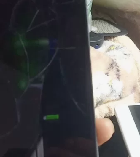 畅享20se，如图所示摔地上了，屏蔽罩摔开...