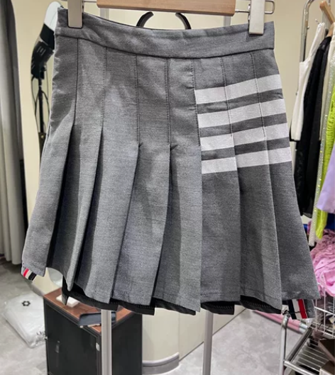 全新百褶裙，小码 实体店铺清仓