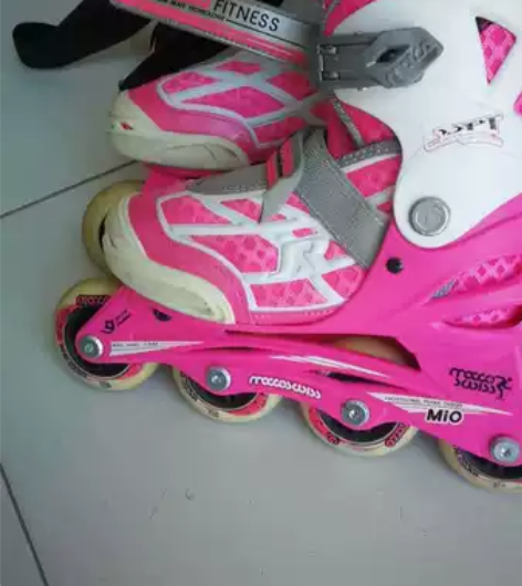 米高轮滑鞋儿童全套装溜冰鞋旱冰鞋闪光可调男...