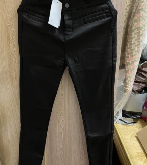 高腰三排扣加绒小脚牛仔裤黑色全新 带吊牌 ...