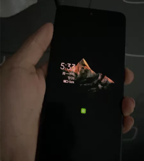 红米k40 8+128 后面裂 感兴趣的话...