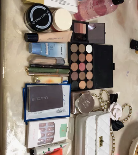 家里闲置收拾就来的化妆品 给新手小白们做了...