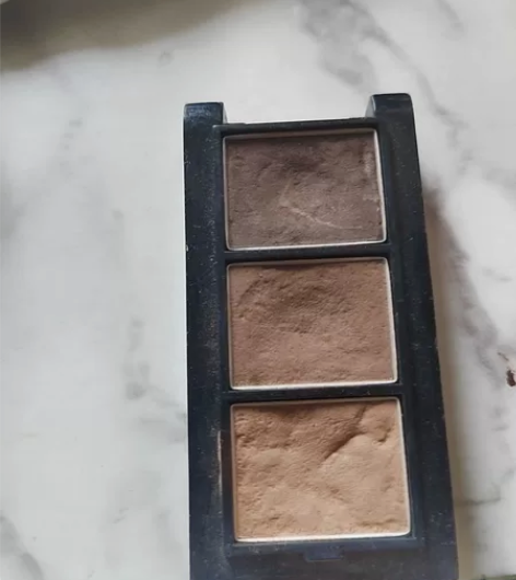 unny眉粉，自用，便宜出， 小刷子什么的...