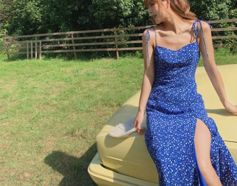 2020夏欧美复古渡假显瘦蓝色小碎花开叉仙...