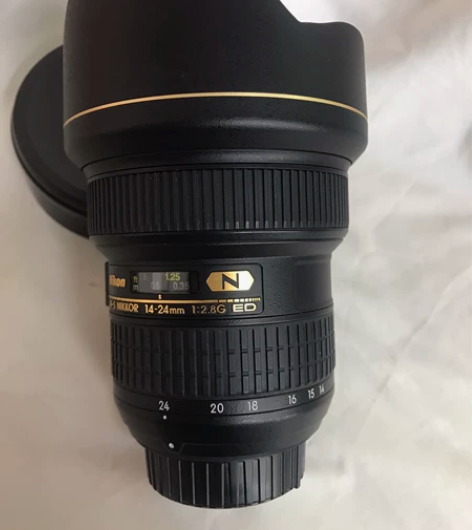 尼康镜头14-24 2.8 大灯泡 外观成...