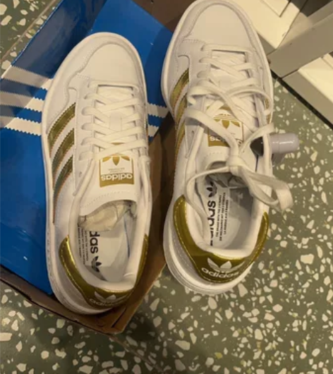 金标！金标！阿迪！36一双 感兴趣的话点“...