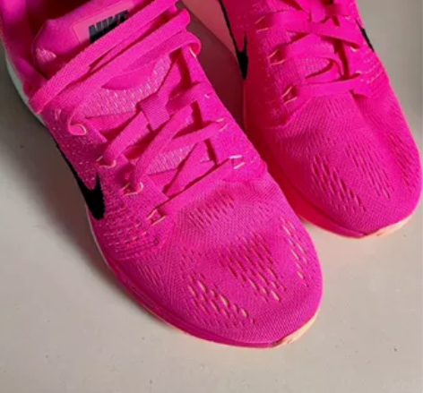 NIKE耐克跑步系列女跑步鞋7473566...