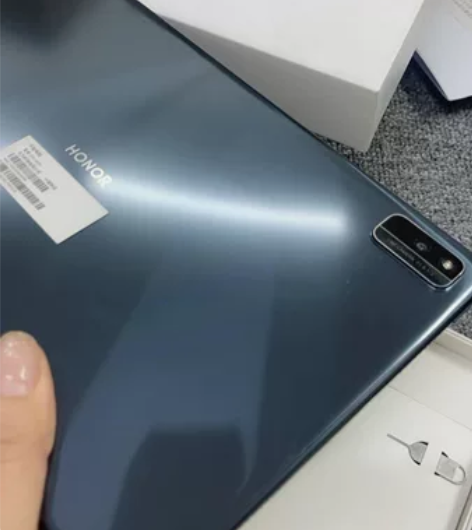 荣耀平板v6 6128g 全套 感兴趣的话...