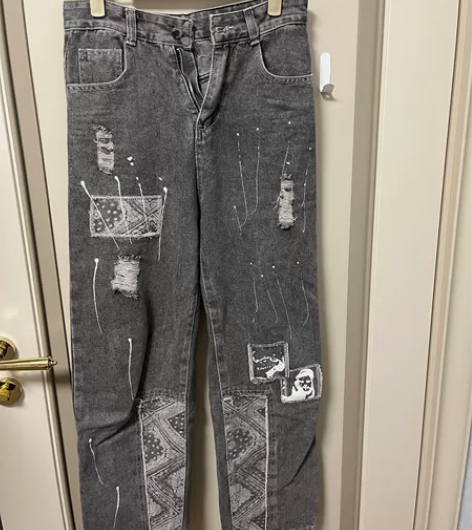 牛仔裤L 买大了出 穿过几次 感兴趣的话点...