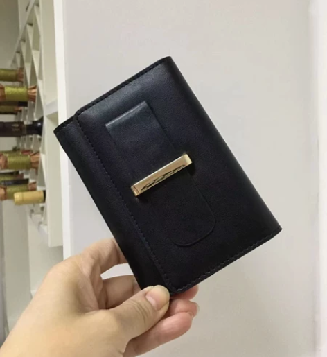 女士真皮钱包三折短款黑色全新包邮出 清仓最...