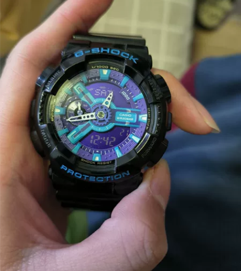 卡西欧ga110后盖螺丝断了一个，装不进去...