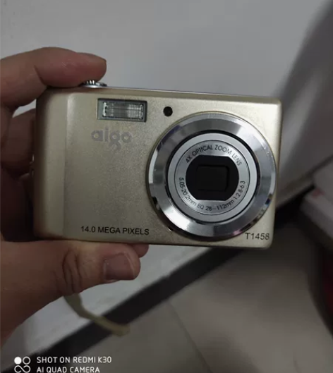 九新，个人使用爱国者数码相机，目前闲置，诚...