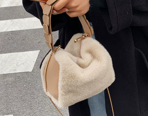天彩翼飞 女士包 感兴趣的话点“我想要”和...
