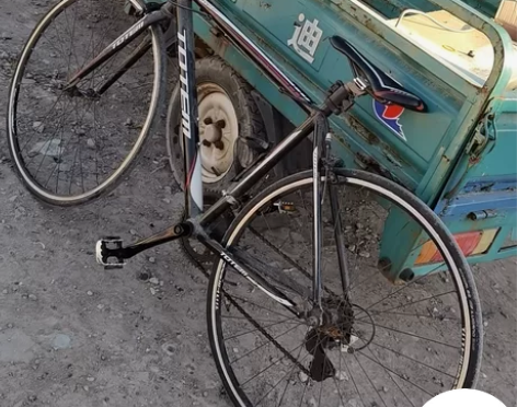 图腾碳纤维自行车。整车不到二十斤。喜欢的私...