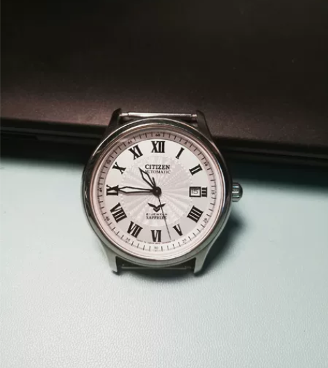 西铁城专柜正品 随动上弦,没有表带 感兴趣...