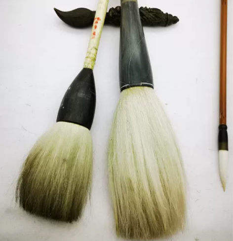 80年代羊毫牛角大斗笔，两支笔都是牛角的，...