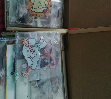 言情周边包： 1.《言欢》12cm立牌x1...