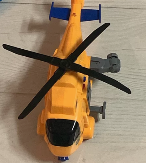 飞机 螺旋桨可动 可亮有声音99新 安电池...