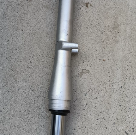 力帆v16 前避震一根，左右侧都有，70单...