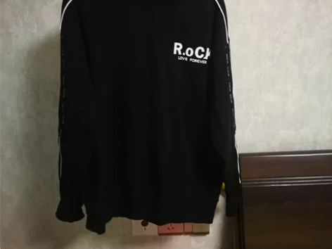 男士卫衣加绒170码，几乎没穿 感兴趣的话...