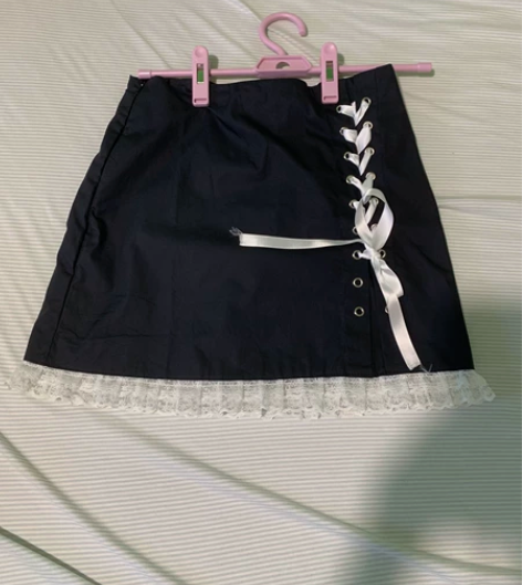 全新甜酷辣妹短款V领拼色上衣+高腰绑带蕾丝...