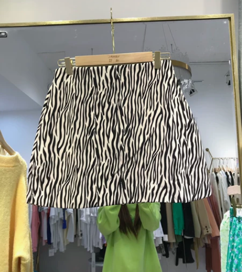 A字裙   全新25一条 图上色，S  M...