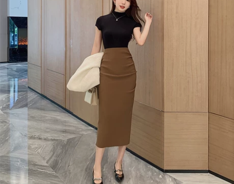 岛歌夫人直筒卡其色一步裙半身裙 M码全新带...