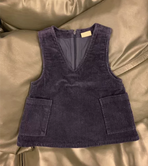 马拉丁背心80码，比较厚实，有点娃娃裙的风...