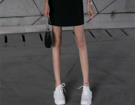 吊带连衣裙女夏黑色内搭打底裙赫本小黑裙