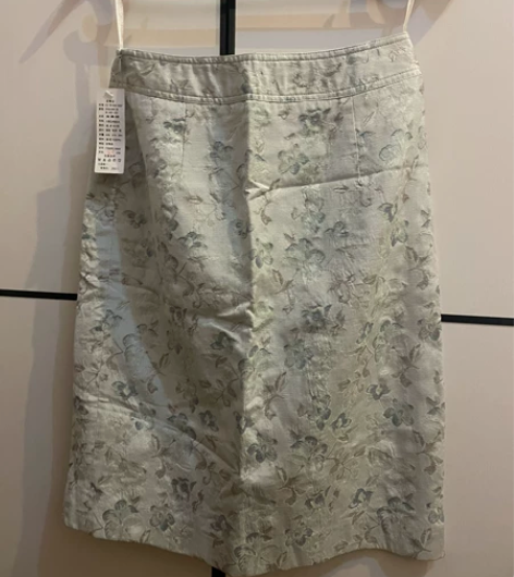 复古港风裙子 全新 感兴趣的话点“我想要”...