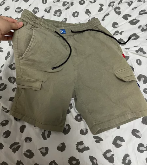男士休闲短裤,130到145斤左右穿,有点...
