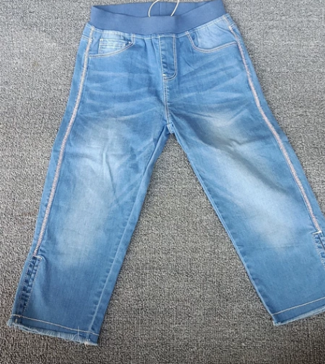巴拉巴拉女童140码七分牛仔裤 质量超级赞...