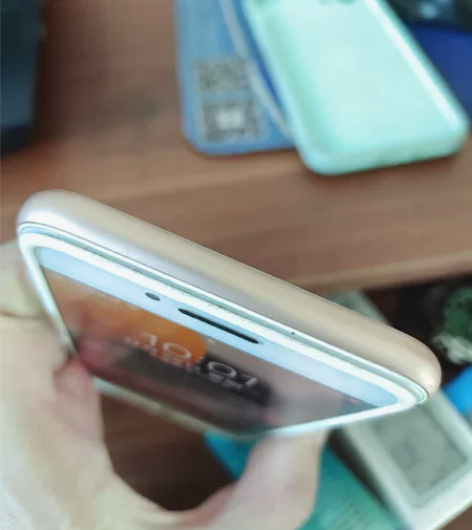 iPhone 8 存储容量:64G购买渠道...