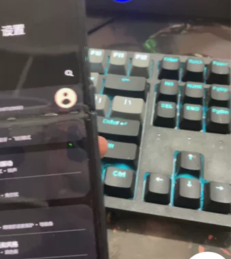 三星zflip3美版，北方太冷，太费膜了!...