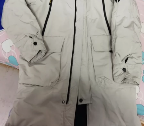 羽绒服男原价799买的拉锁坏了现在120就...