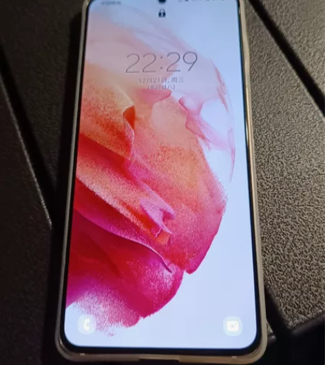 老婆用的 三星s21 8+128 去...