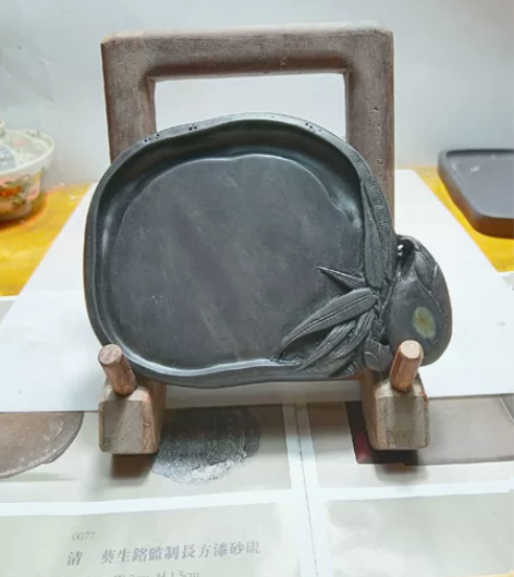 端砚,老水麻子坑,竹报平安砚。 石质:纯手...