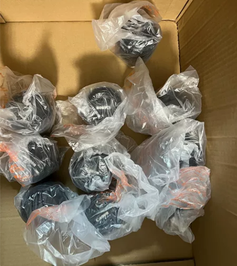 全新佳能 RF 35mm f/1.8 镜头...