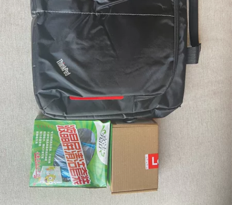 联想包+鼠标+液晶屏套装，全新，买电脑赠品...