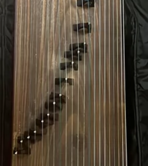 雅韵古筝！！ 本人音乐生，这是我的第一台古...