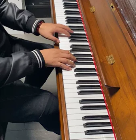 韩国英昌钢琴，U121，99新，音色出众，...