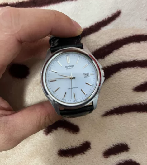 这个是我大学带的表,卡西欧的,没电了。 感...