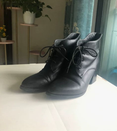 tata的鞋子，商场专柜买来折后当时是70...