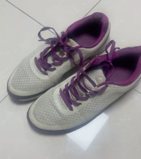 李宁运动鞋 38码 需要回去自己清洗一下 ...