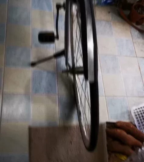 闲置成人山地车，9成新，车况良好，轮胎很新...