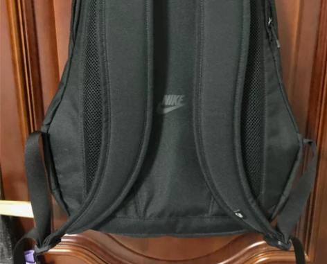 闲置的篮球包 去年买的，毕业了没时间打球 ...