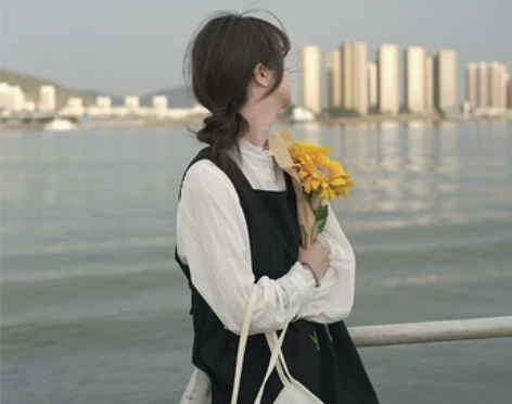 白线流/黑色法式连衣裙女2022新款小众设...