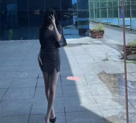 闲置衣物实拍,质感特别的好,包臀裙yyds...